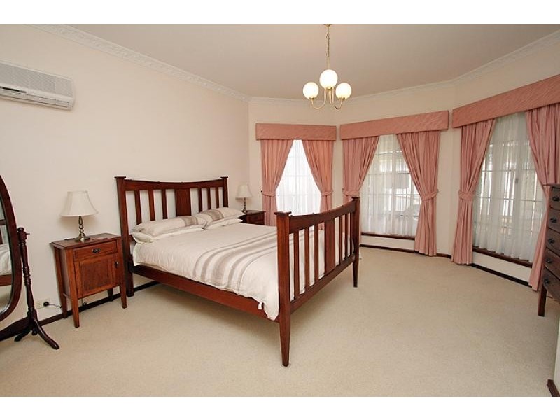 3 Reid Close, Halls Head WA 6210
