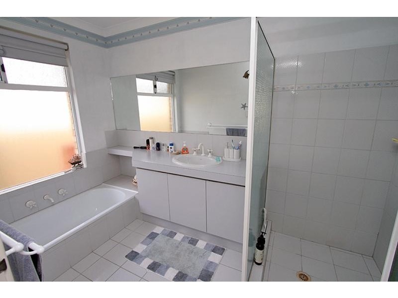 3 Reid Close, Halls Head WA 6210