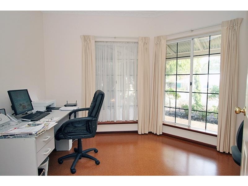 3 Reid Close, Halls Head WA 6210