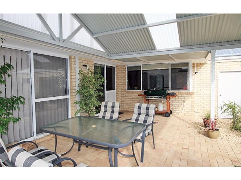 3 Reid Close, Halls Head WA 6210