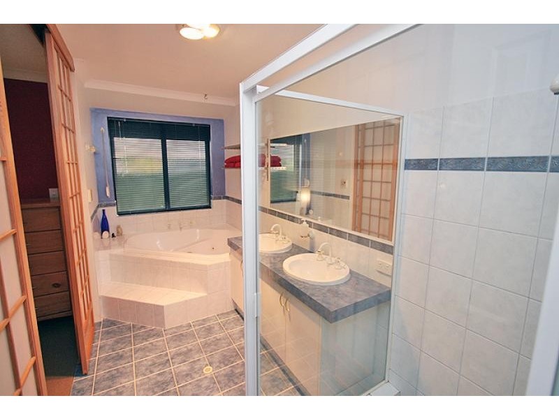 13 Dalewood Gardens, Meadow Springs WA 6210