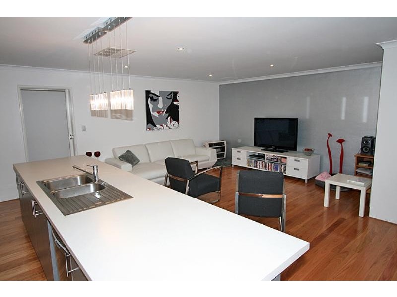 81 Carissa Turn, Halls Head WA 6210