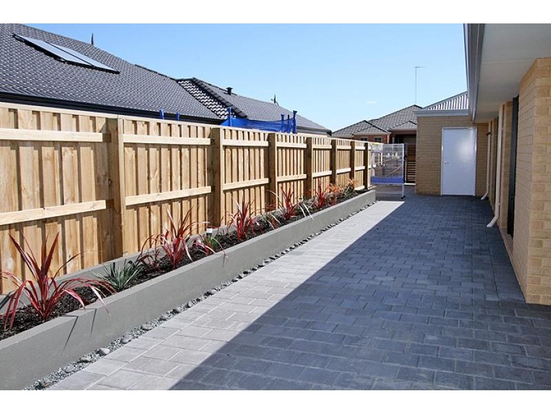 81 Carissa Turn, Halls Head WA 6210