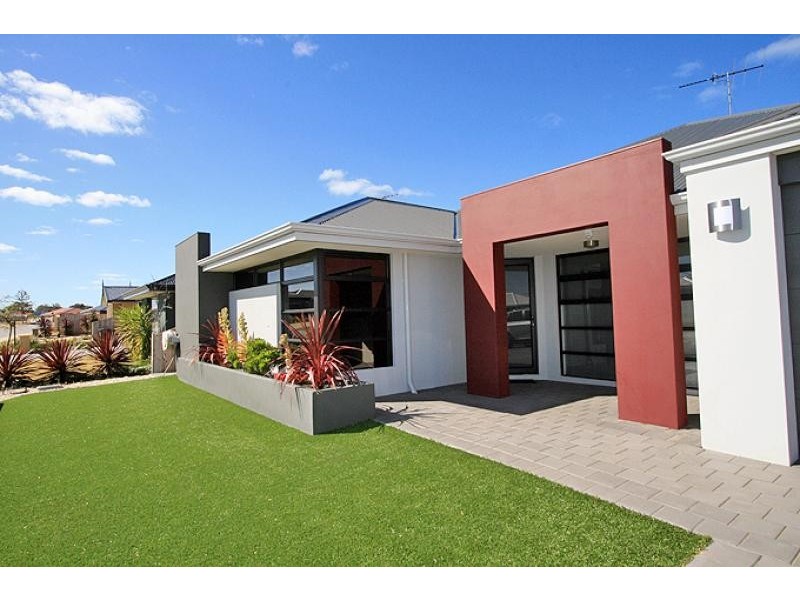 81 Carissa Turn, Halls Head WA 6210