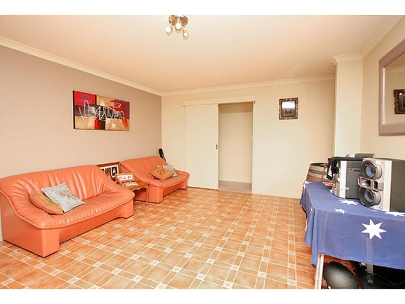 17 Kruger Loop, South Yunderup WA 6208