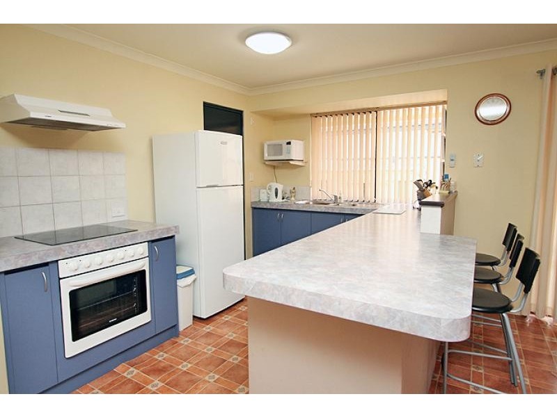 17 Kruger Loop, South Yunderup WA 6208