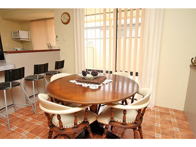 17 Kruger Loop, South Yunderup WA 6208