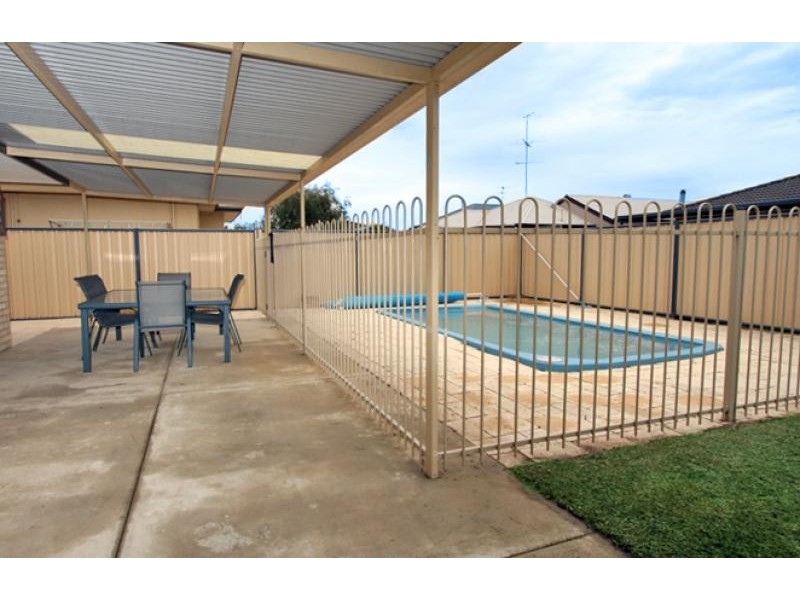 17 Kruger Loop, South Yunderup WA 6208
