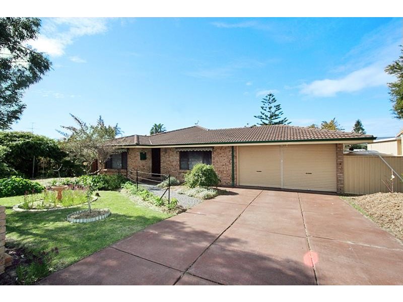 12 Oakdale Close, Halls Head WA 6210