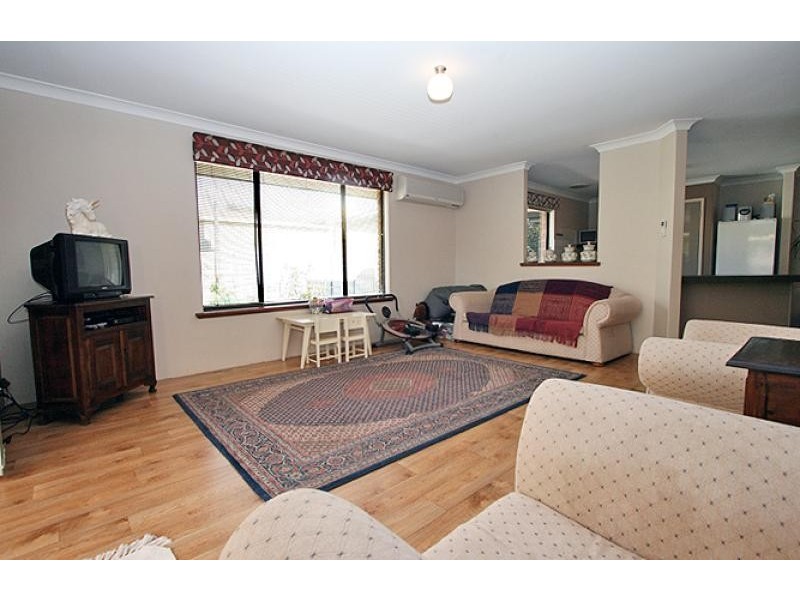 12 Oakdale Close, Halls Head WA 6210