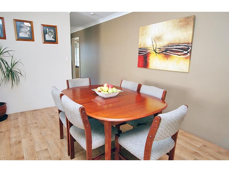 12 Oakdale Close, Halls Head WA 6210