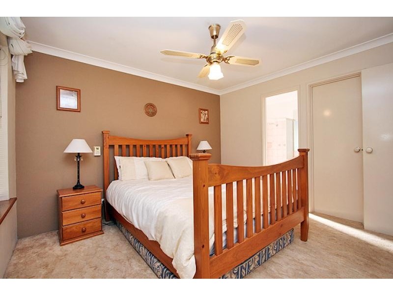 12 Oakdale Close, Halls Head WA 6210