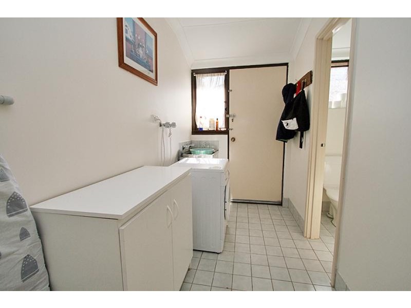 12 Oakdale Close, Halls Head WA 6210