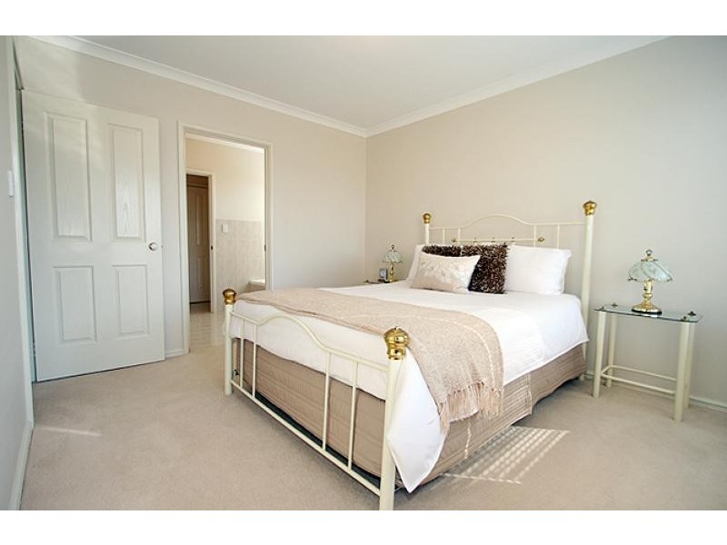 4 Guillardon Terrace, Madora Bay WA 6210