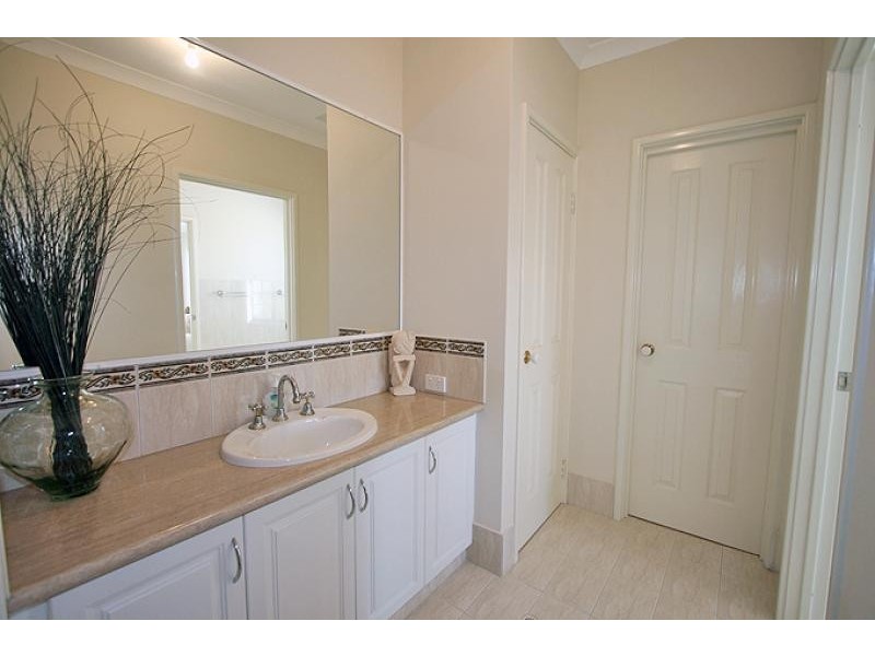 4 Guillardon Terrace, Madora Bay WA 6210