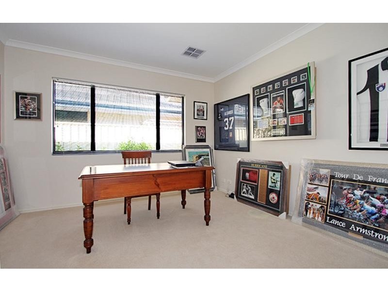 4 Guillardon Terrace, Madora Bay WA 6210