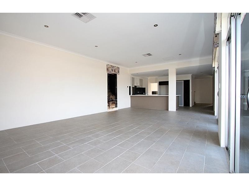 72 Northport Boulevard, Wannanup WA 6210