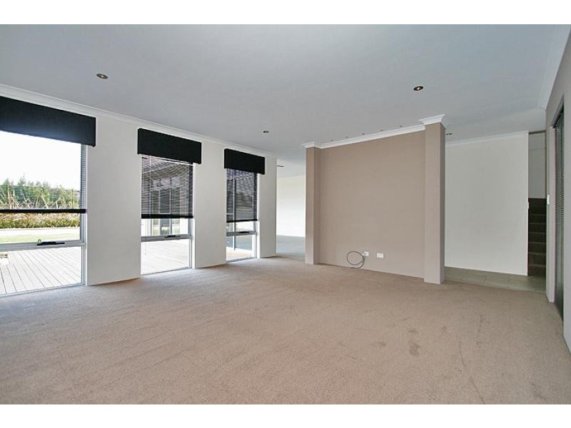 72 Northport Boulevard, Wannanup WA 6210