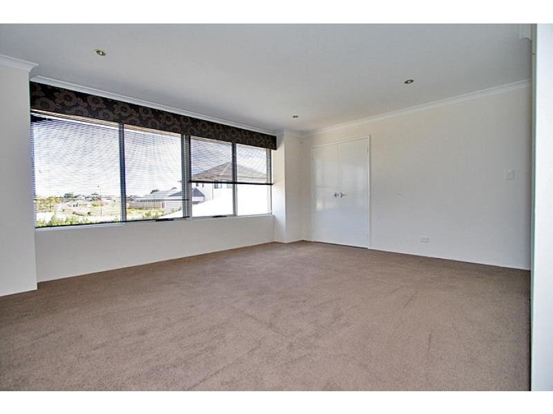 72 Northport Boulevard, Wannanup WA 6210