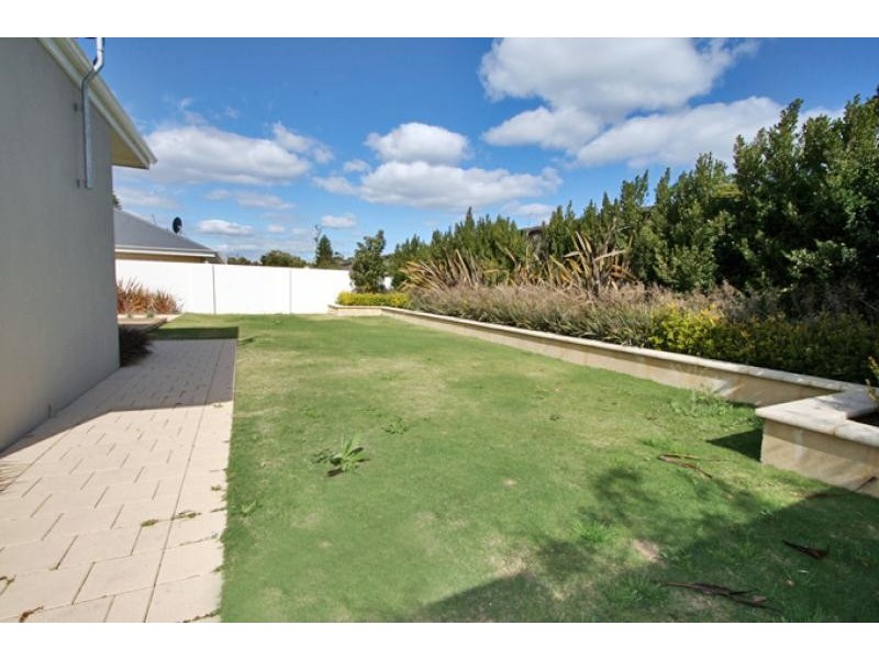 72 Northport Boulevard, Wannanup WA 6210