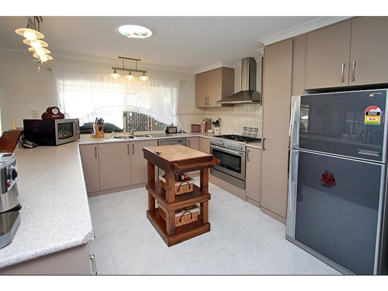 8 Malabor Mews, Halls Head WA 6210