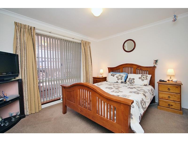 8 Malabor Mews, Halls Head WA 6210