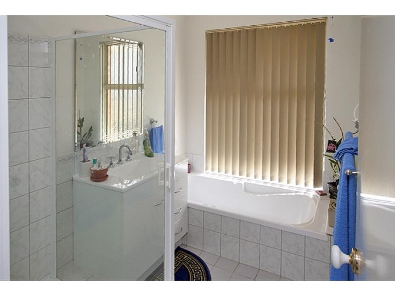 8 Malabor Mews, Halls Head WA 6210