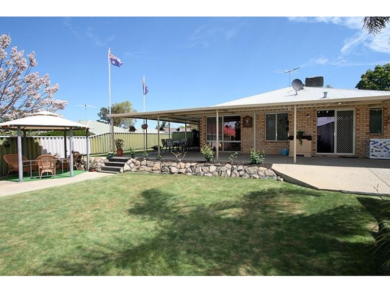 8 Malabor Mews, Halls Head WA 6210