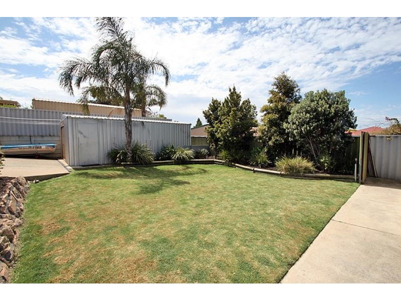 8 Malabor Mews, Halls Head WA 6210