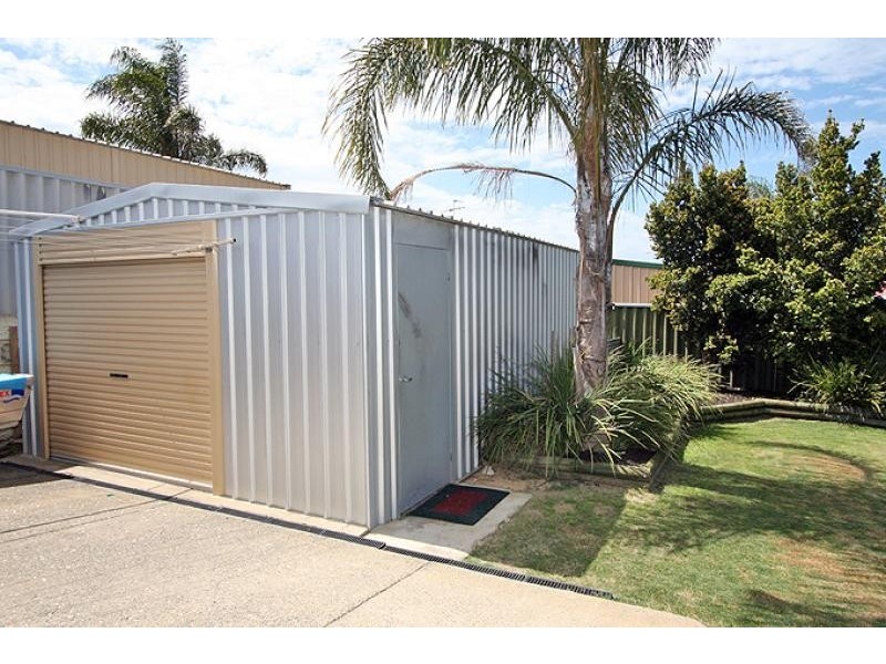 8 Malabor Mews, Halls Head WA 6210