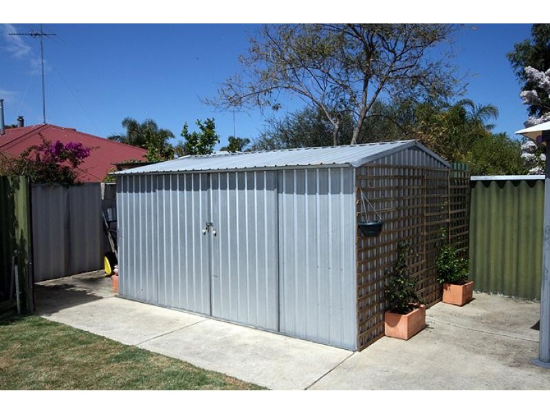 8 Malabor Mews, Halls Head WA 6210