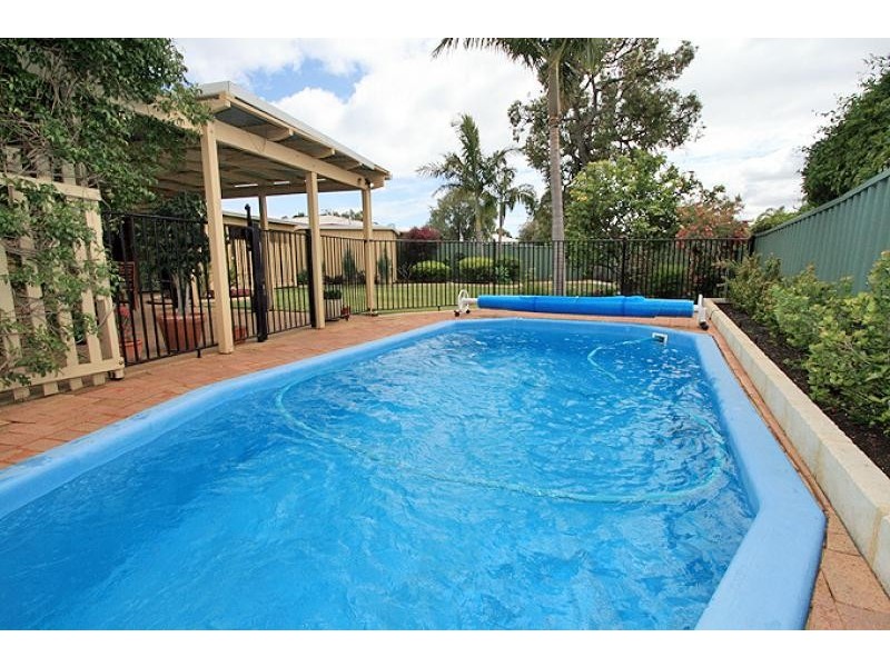 3 Napier Close, Halls Head WA 6210