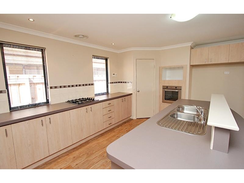 31 Grasshill Grange, Halls Head WA 6210