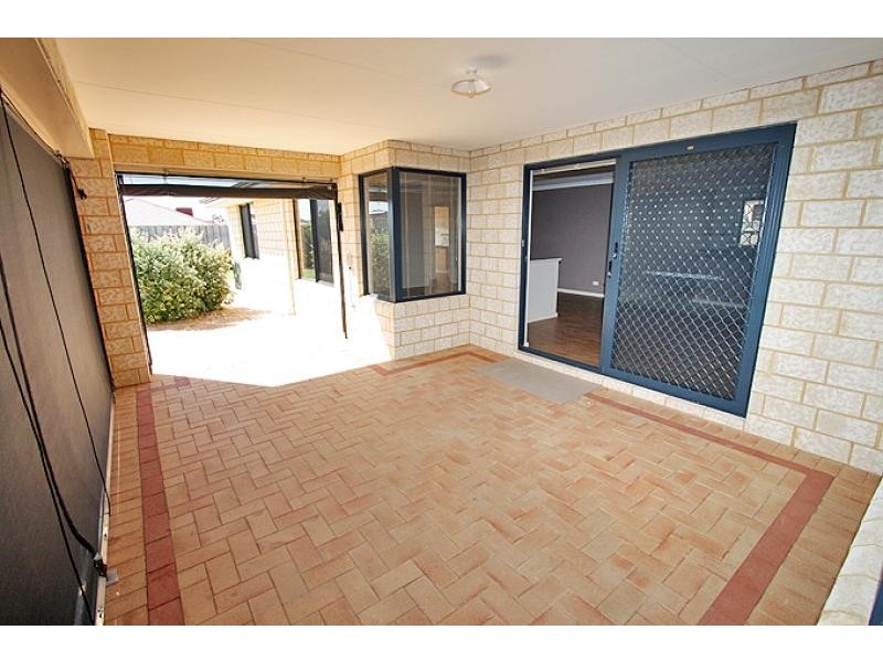 31 Grasshill Grange, Halls Head WA 6210