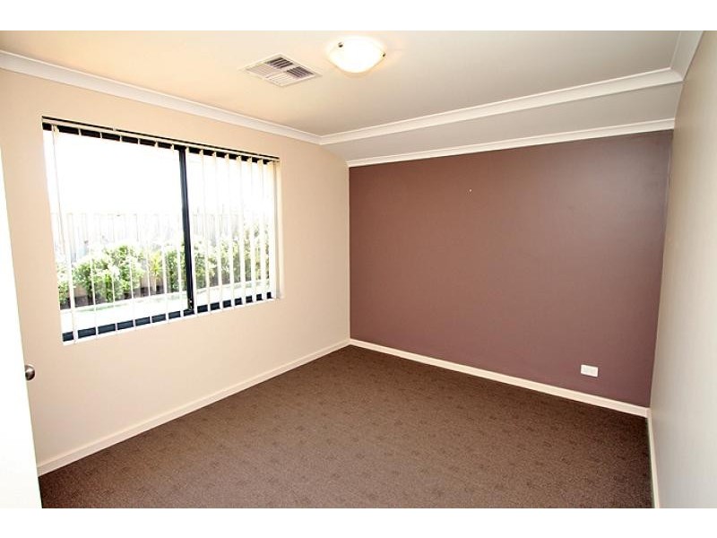 31 Grasshill Grange, Halls Head WA 6210