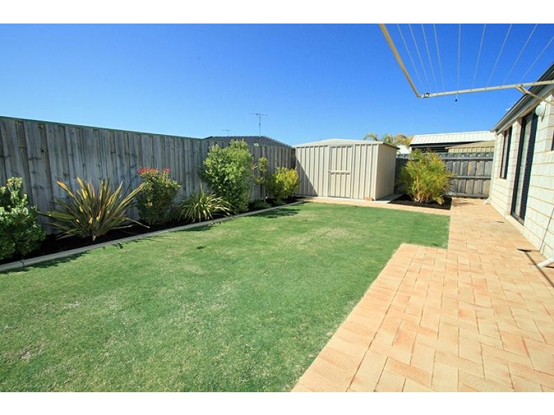31 Grasshill Grange, Halls Head WA 6210