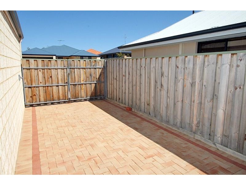 31 Grasshill Grange, Halls Head WA 6210