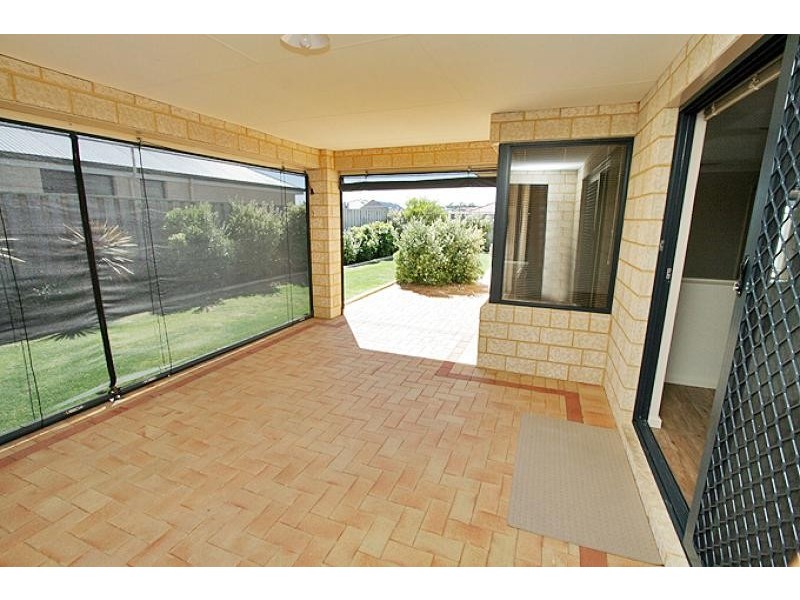 31 Grasshill Grange, Halls Head WA 6210