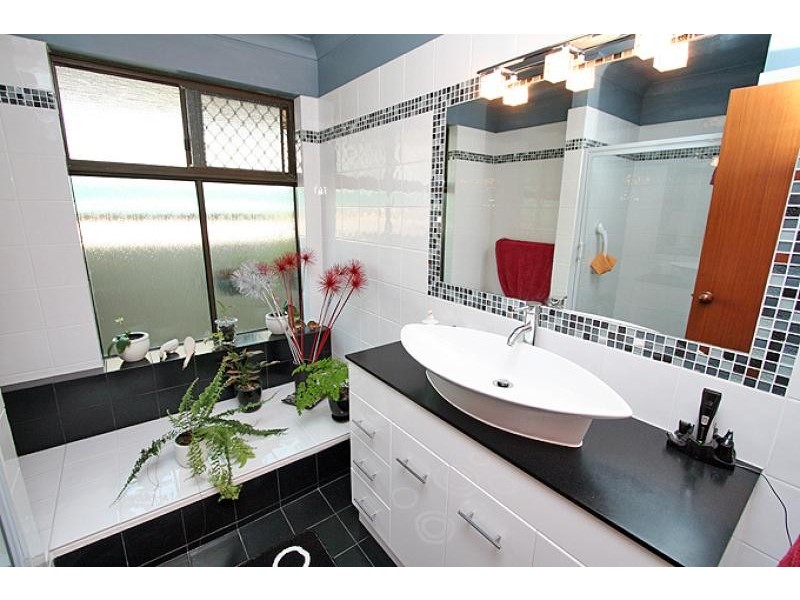 18 Elmore Way, Dudley Park WA 6210