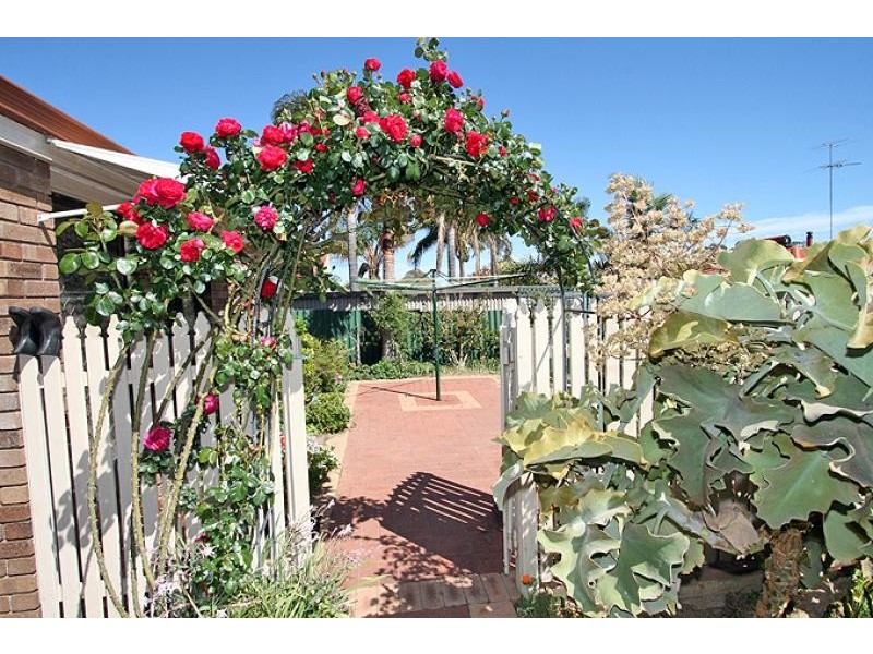 18 Elmore Way, Dudley Park WA 6210