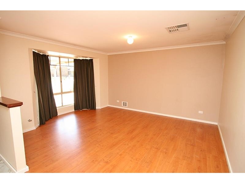 2 Durras Place, Dudley Park WA 6210