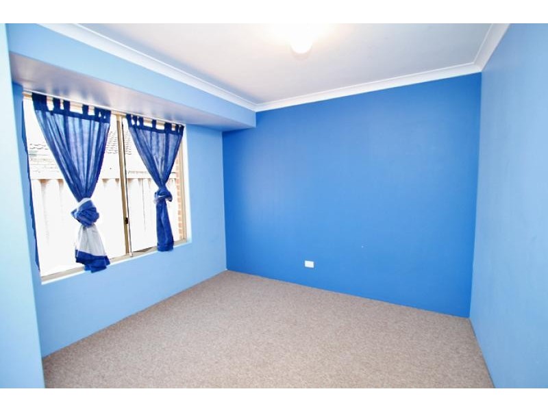 2 Durras Place, Dudley Park WA 6210