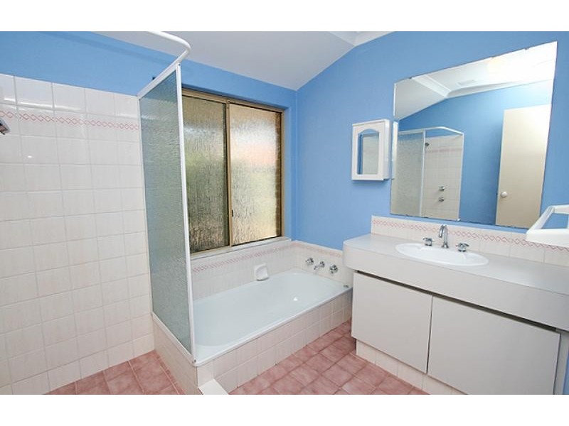 2 Durras Place, Dudley Park WA 6210