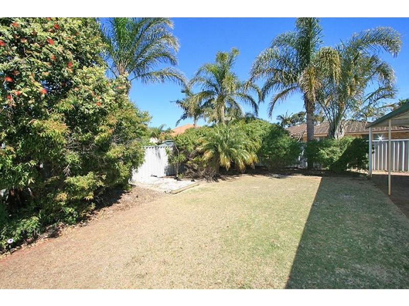 2 Durras Place, Dudley Park WA 6210