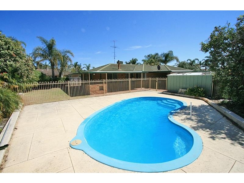 2 Durras Place, Dudley Park WA 6210