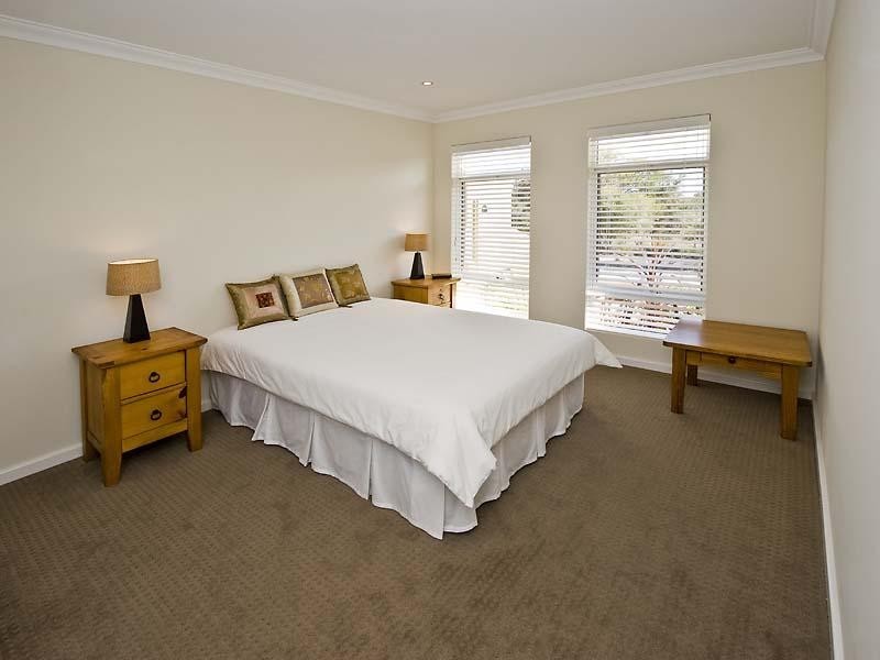 143 Darwin Terrace, Dudley Park WA 6210