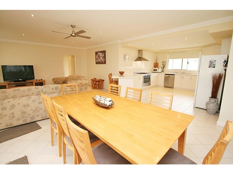 60 Silverton Crescent, Erskine WA 6210