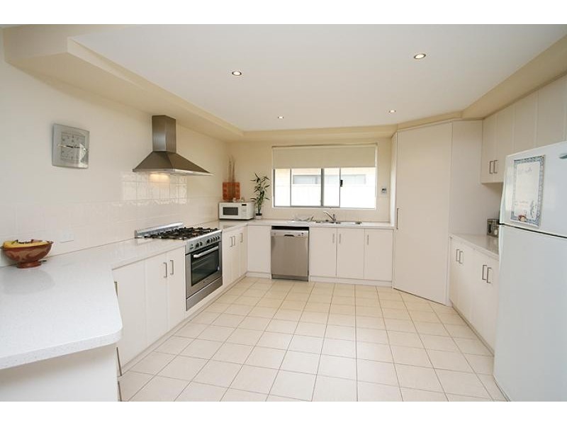 60 Silverton Crescent, Erskine WA 6210