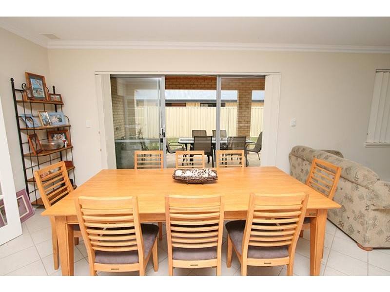 60 Silverton Crescent, Erskine WA 6210