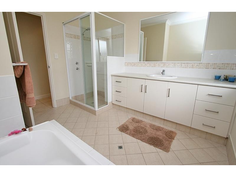 60 Silverton Crescent, Erskine WA 6210